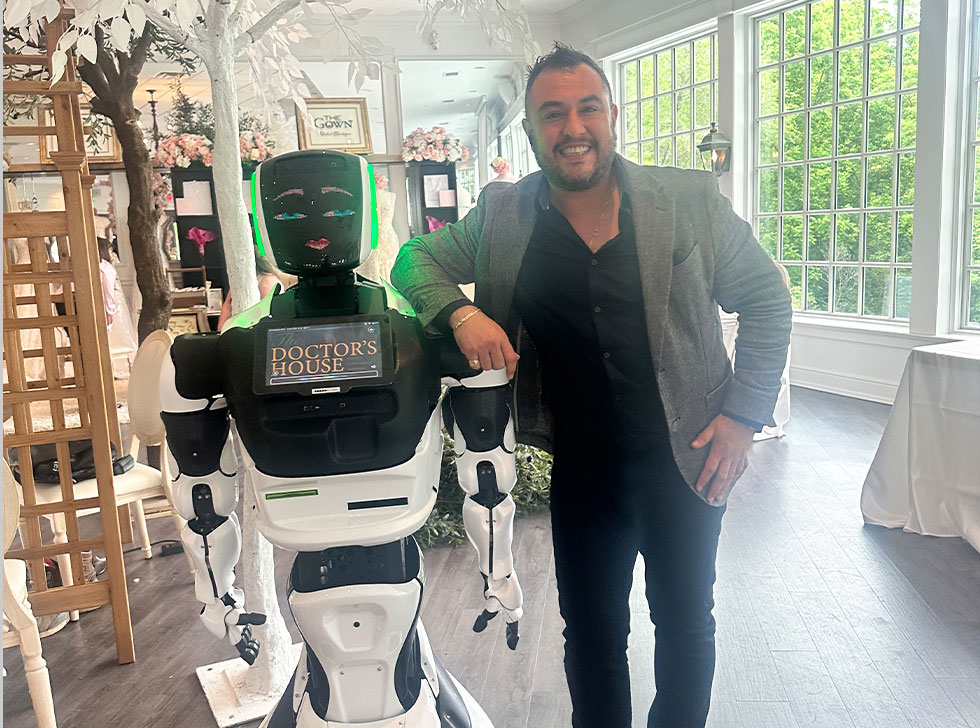 Our CEO, Antonio Hondo Parente, was on-site, engaging with guests and vendors alike, sharing Brand M3dia’s vision for bringing innovation to the wedding industry.